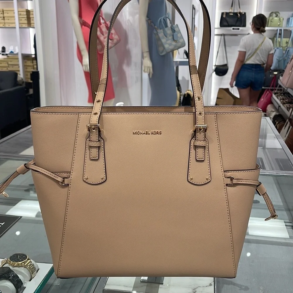 Michael Kors Voyager Saffiano Leather Tote Bag Style#30H1GV6T4T NWT OYSTER